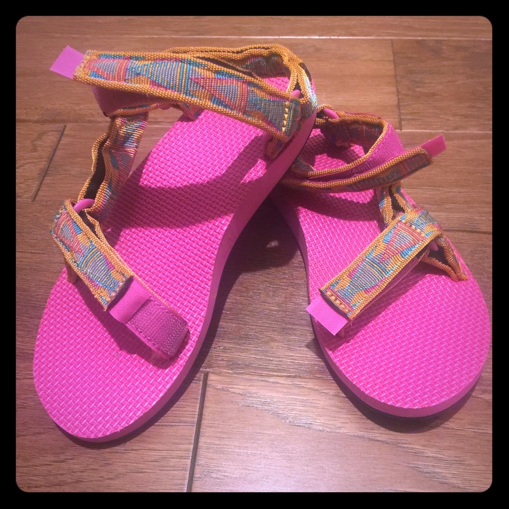 Teva Sandals-NWT